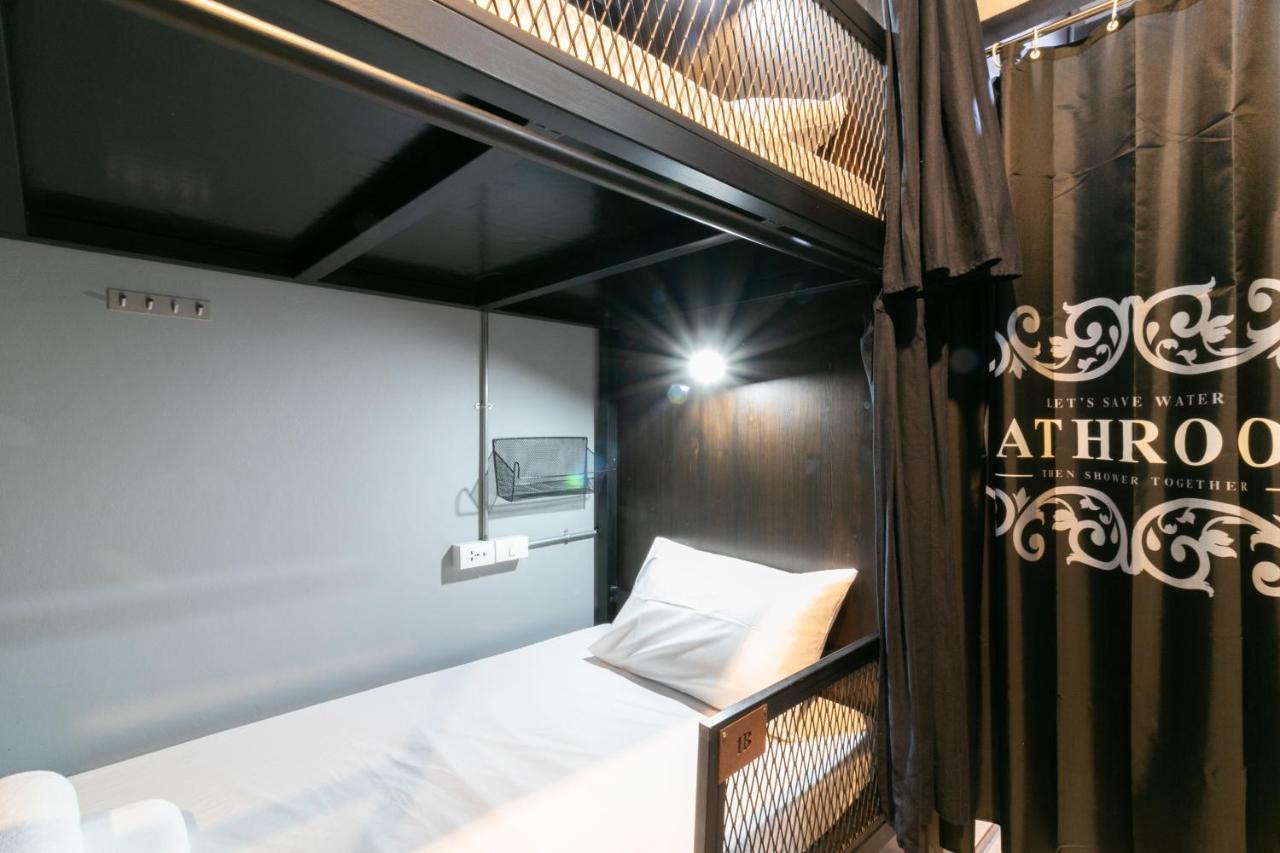 छात्रावास Castle Black Bangkok
